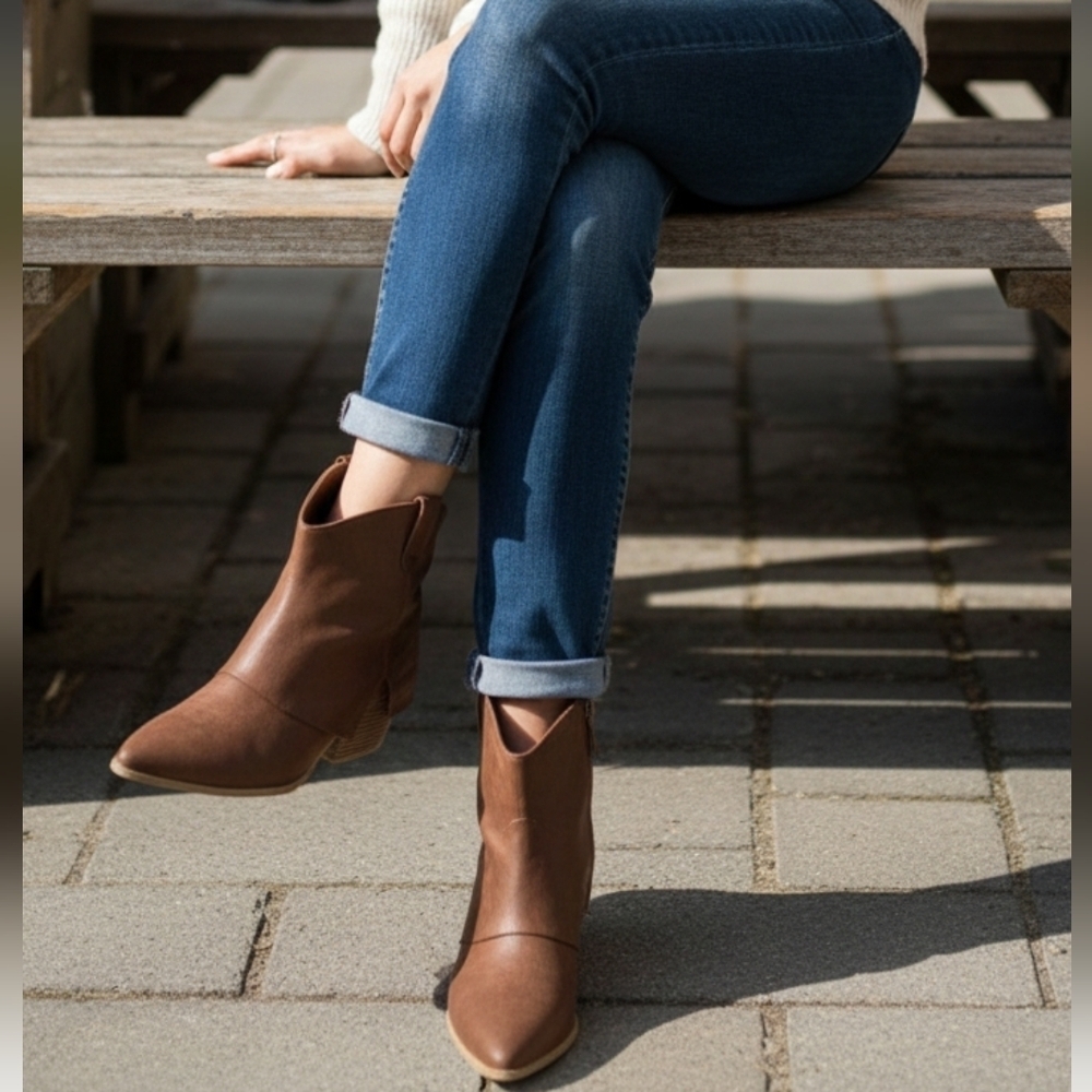 Altar'd State Ginger Fold Over Boots,with a stylish block heel Size 7.5